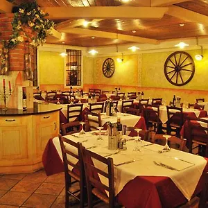  Hotel Ristorante La Rocca Italia
